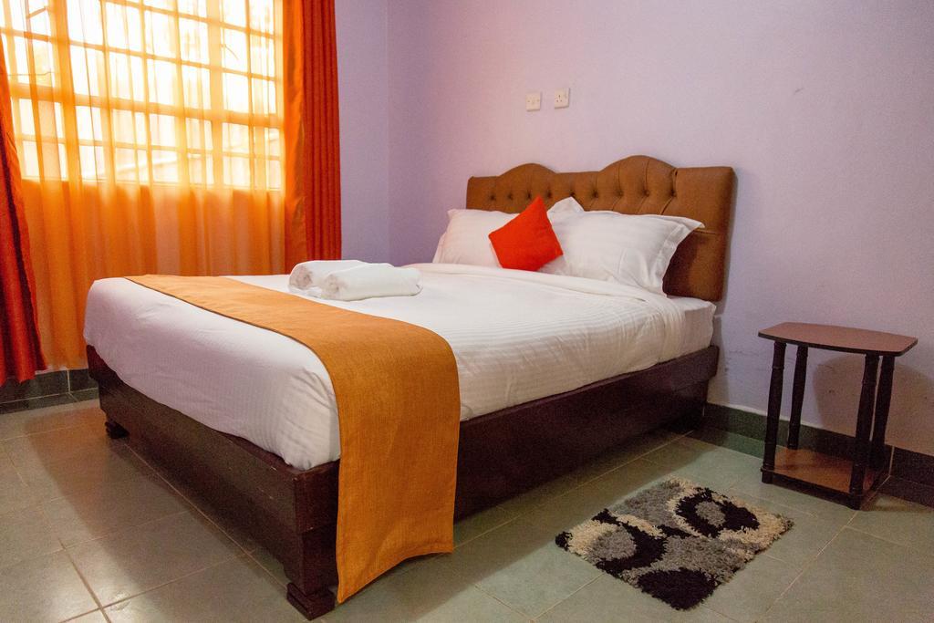 Kuniville Guest House 니에리 외부 사진