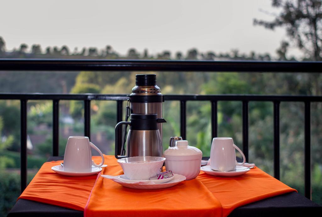 Kuniville Guest House 니에리 외부 사진