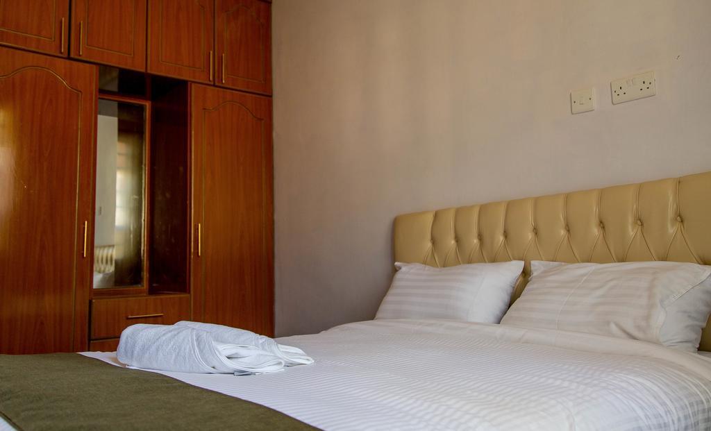 Kuniville Guest House 니에리 외부 사진
