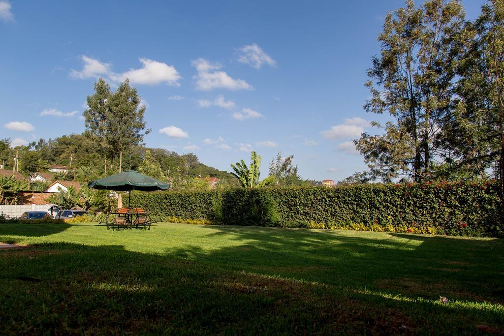 Kuniville Guest House 니에리 외부 사진