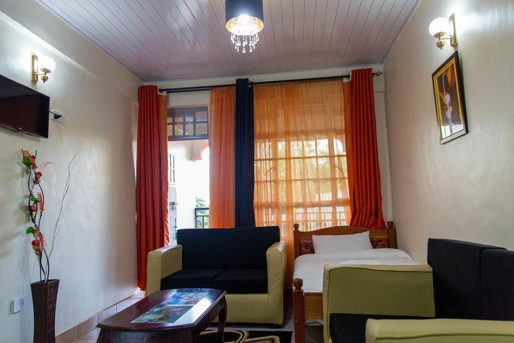 Kuniville Guest House 니에리 외부 사진
