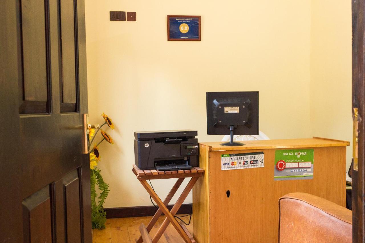 Kuniville Guest House 니에리 외부 사진