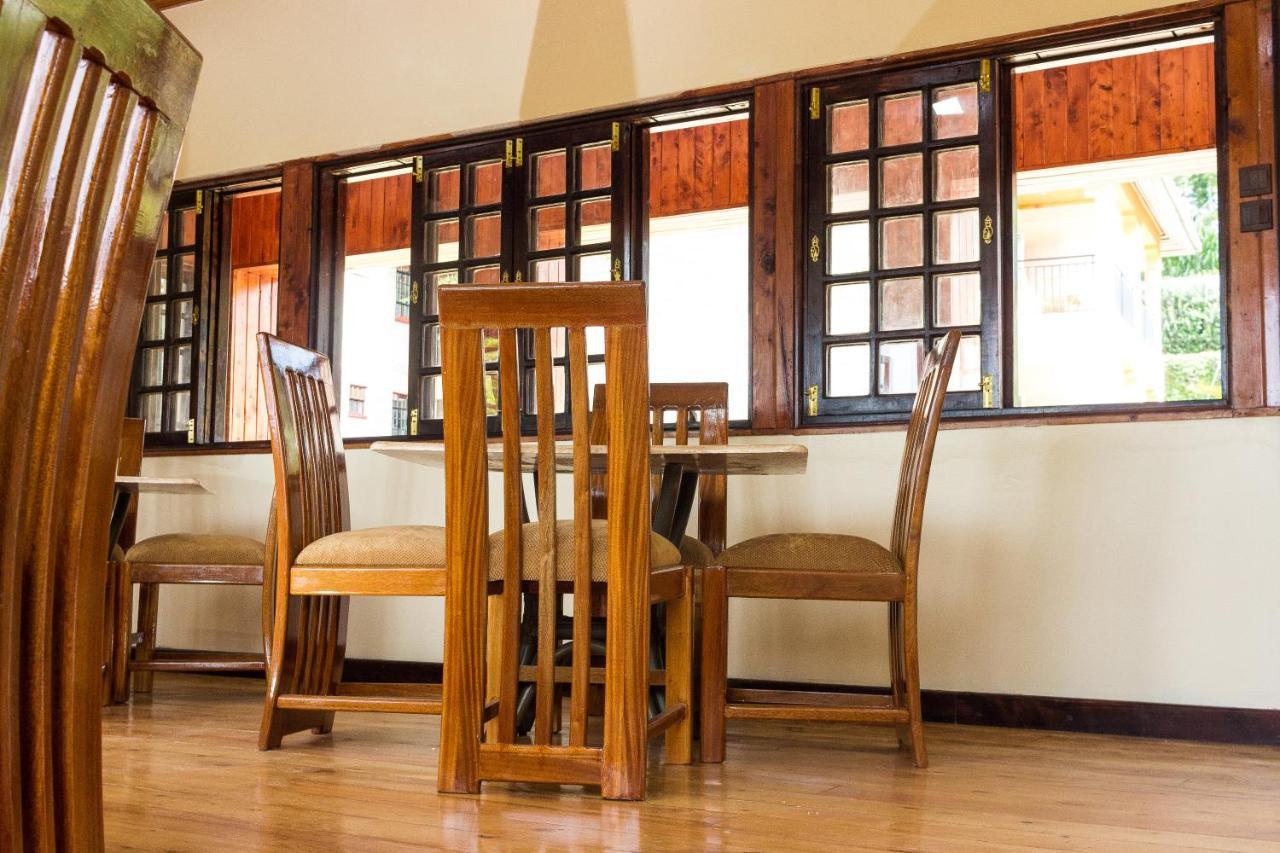 Kuniville Guest House 니에리 외부 사진