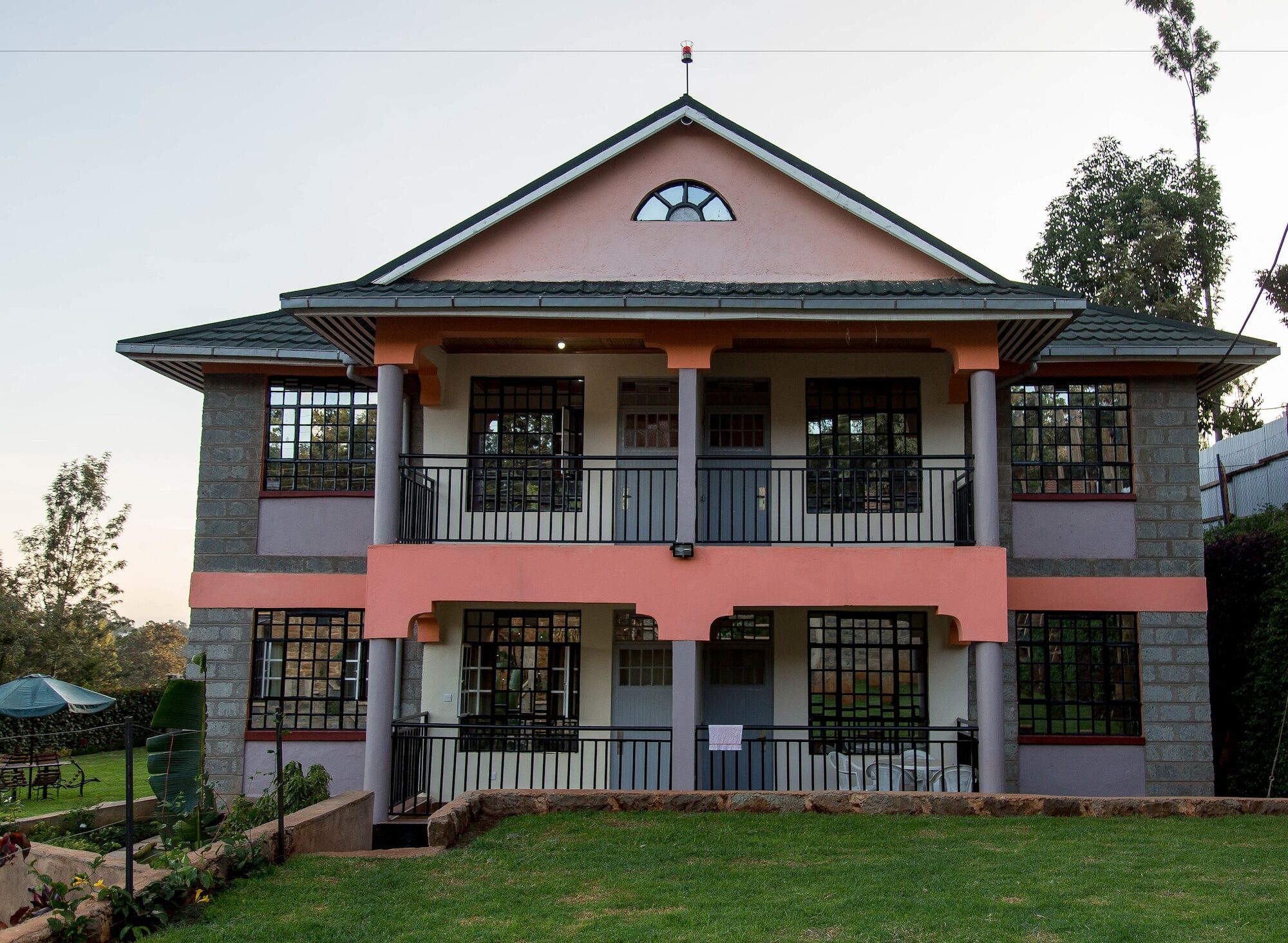 Kuniville Guest House 니에리 외부 사진
